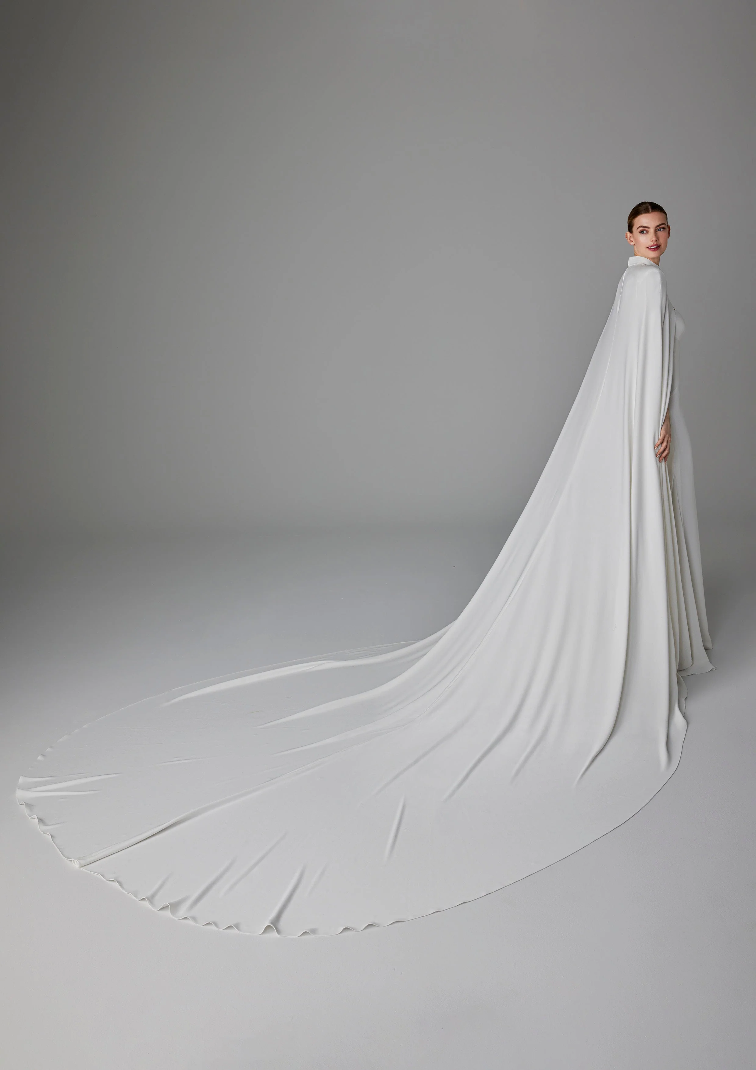 Pronovias: Alexandrine - Image 2