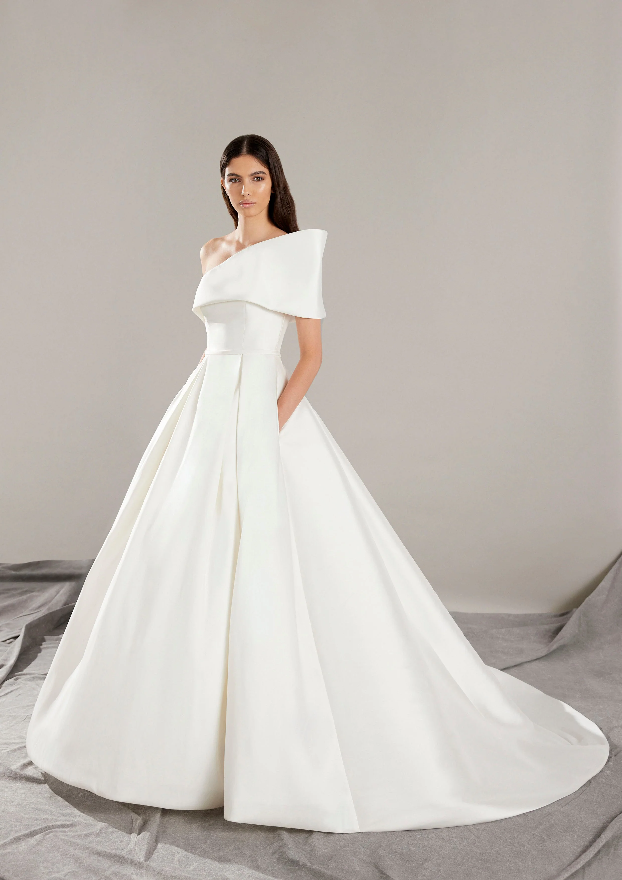 Pronovias: Amias - Image 3