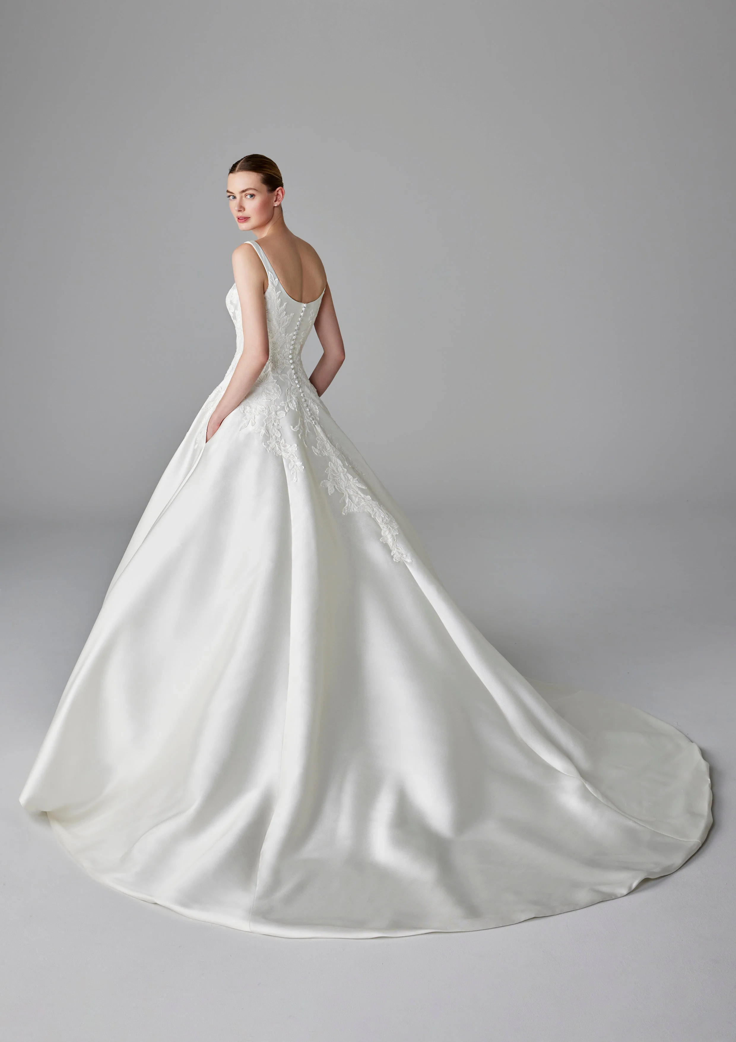 Pronovias: Dalida - Image 2