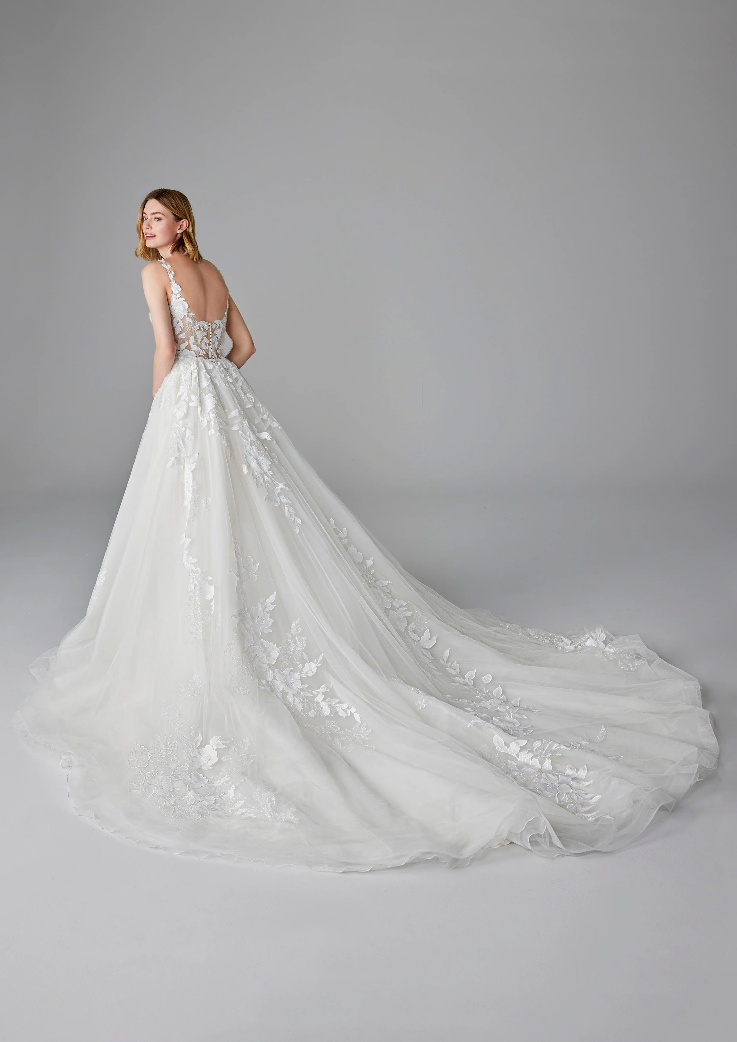 Pronovias: Kamerie - Image 2
