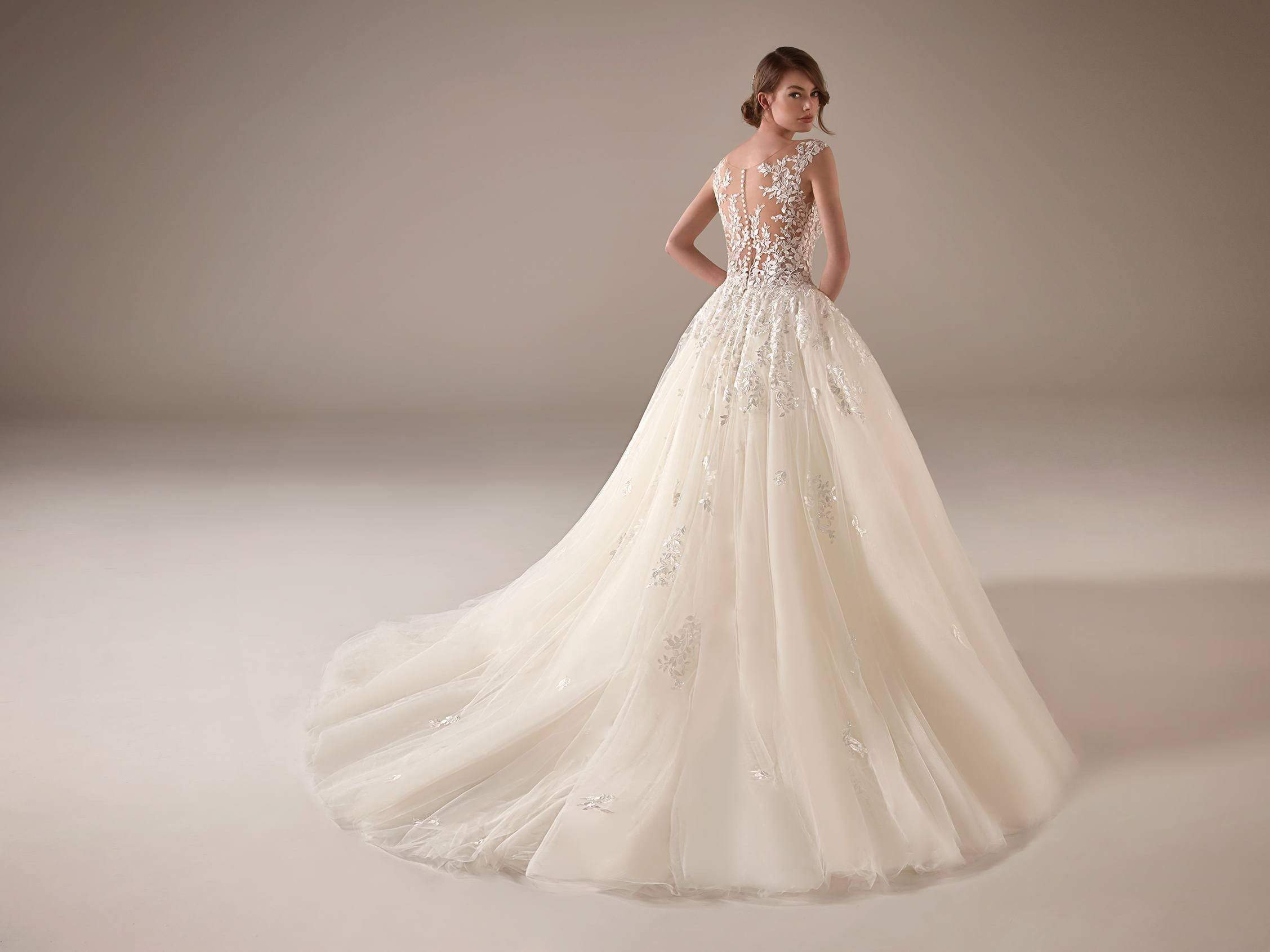 Pronovias Privee: Barbara - Image 3