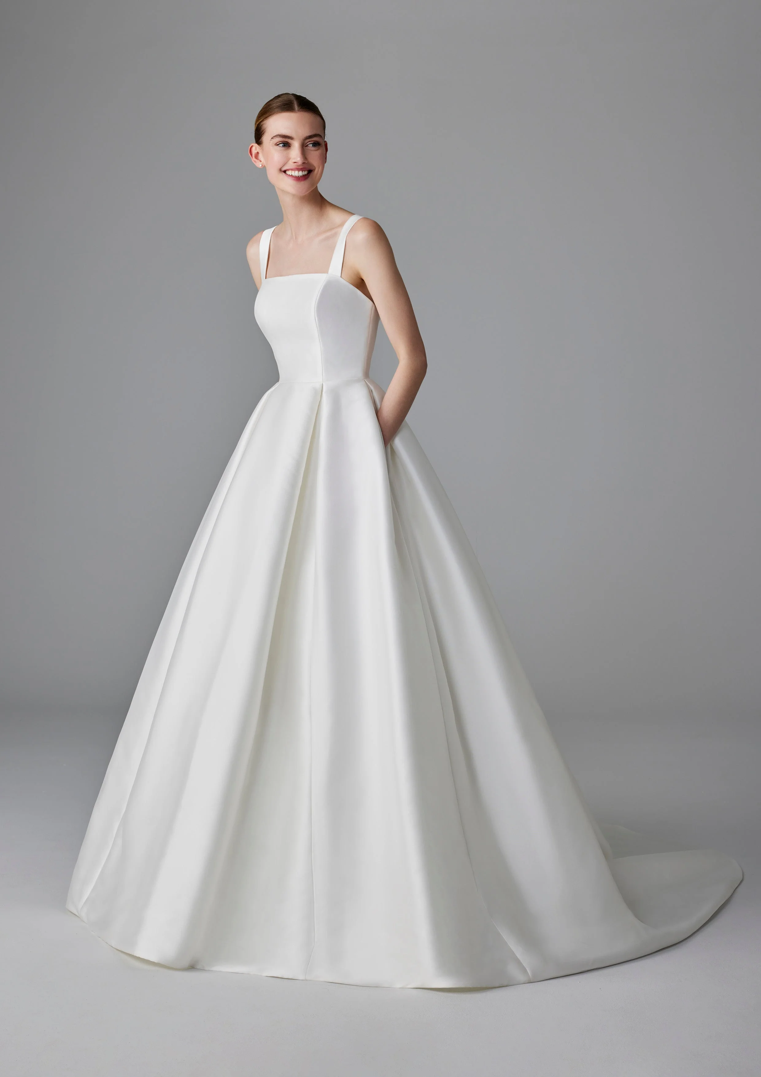 Pronovias: Rosamund