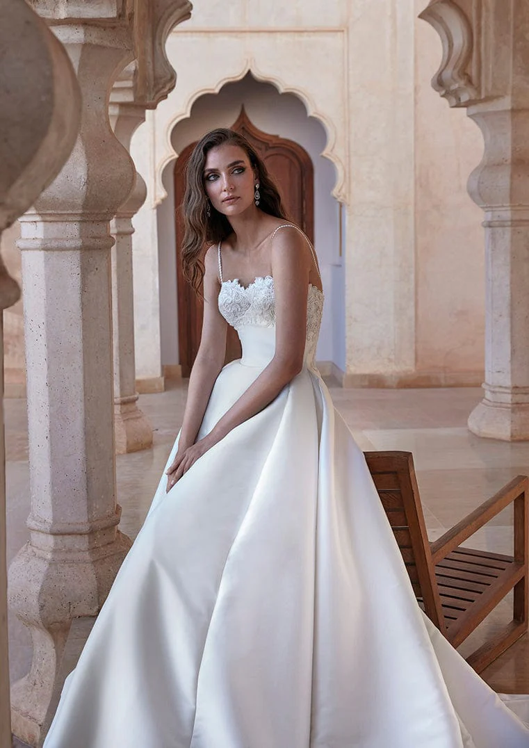 Pronovias: Gallya - Image 3
